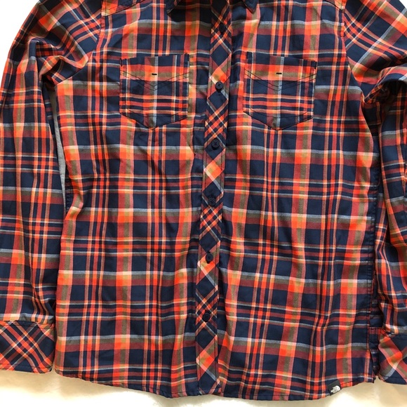 The North Face Plaid Long Sleeve Button Down - Picture 2 of 10